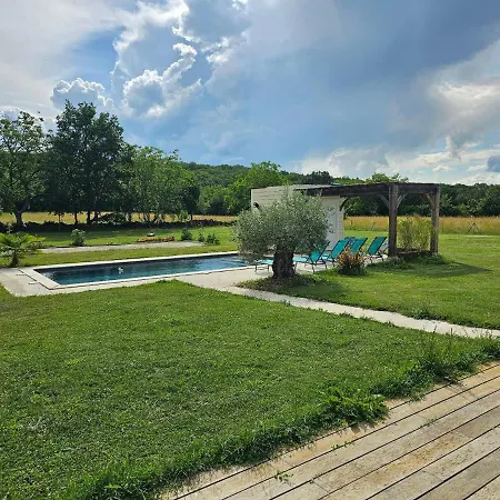 Holiday home Pavillon Moderne Tout Confort Martiel